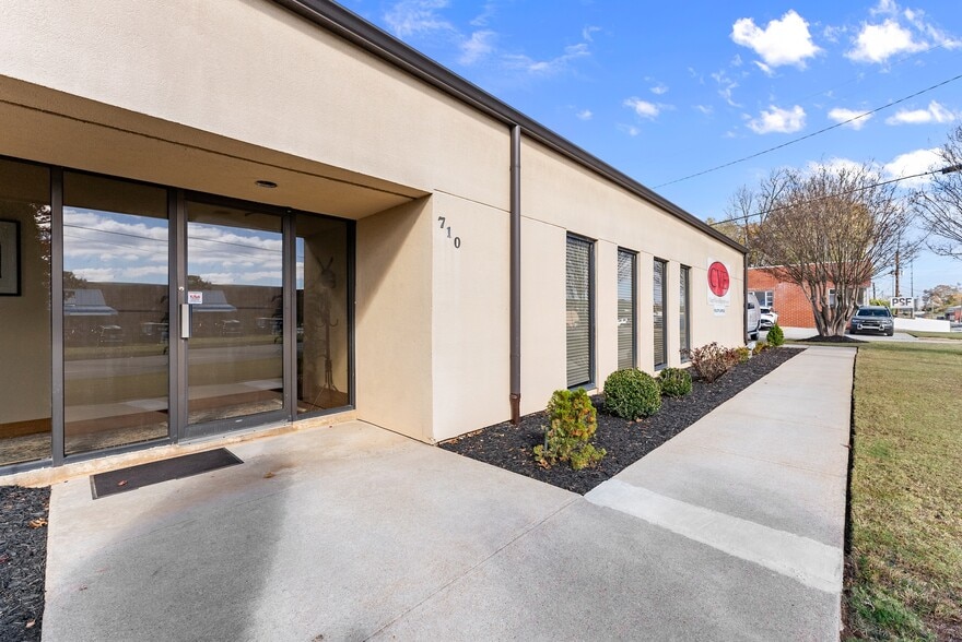 More Photos Of 636 Industrial Blvd, Gainesville Warehouse For Sale