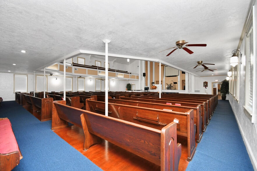 More Photos Of 2728 Kentucky St, Baytown Religious Facility For Sale