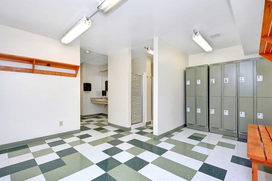 More Photos Of 4043 Carling Ave, Ottawa Office For Lease