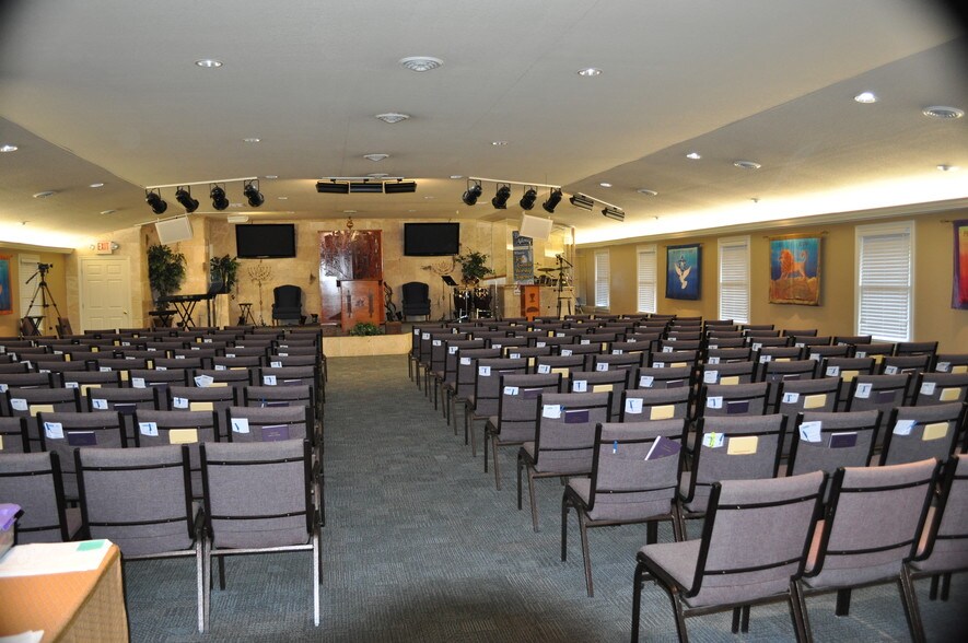 More Photos Of 4141 Bancroft Cir, Tucker Religious Facility For Lease