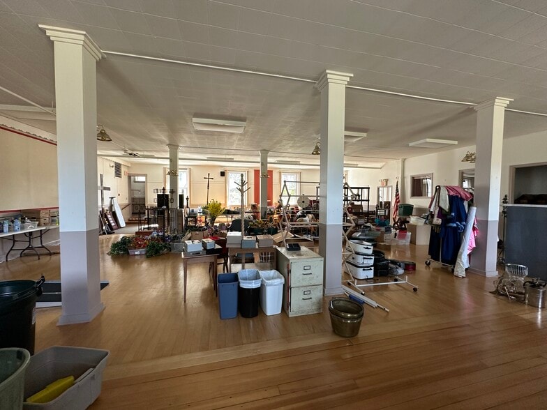 More Photos Of 652 Main St, North Oxford Religious Facility For Sale
