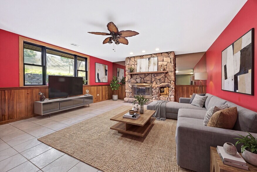 More Photos Of 12820 Main St, Lemont Showroom For Sale