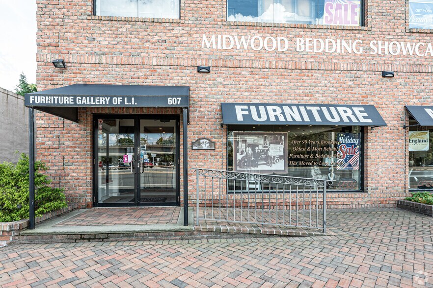 More Photos Of 607 Sunrise Hwy, Bellmore Storefront Retail Office For Sale