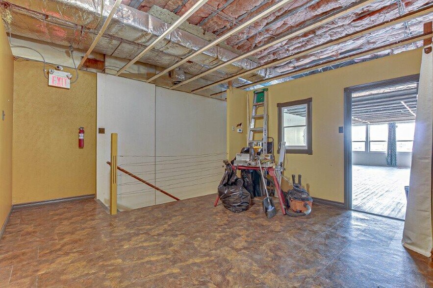 More Photos Of 473 Dundas St, Woodstock Storefront For Lease