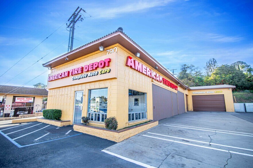 Primary Photo Of 790 E Vista Way, Vista Auto Repair For Sale