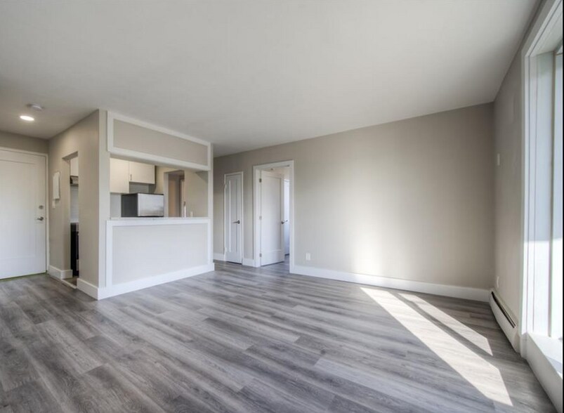 More Photos Of 30 Chatham St, Brantford Apartments For Sale