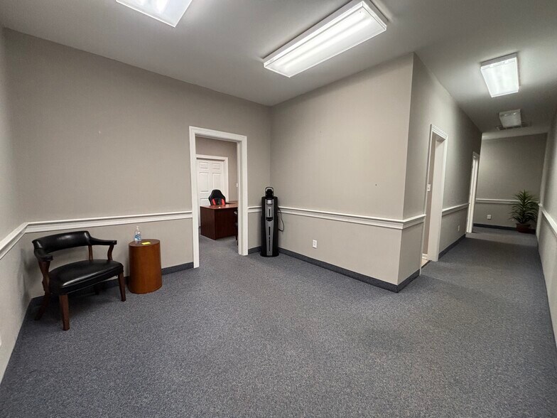 More Photos Of 3809 Forrestgate Dr, Winston-Salem Medical For Lease