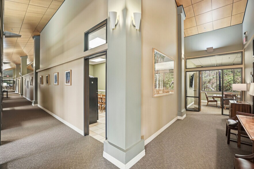 More Photos Of 68031 Capital Trace Row, Mandeville Office For Lease