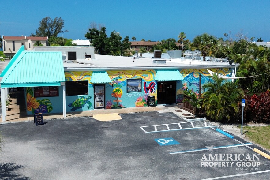 More Photos Of 5610 Gulf of Mexico Dr, Longboat Key Restaurant For Sale