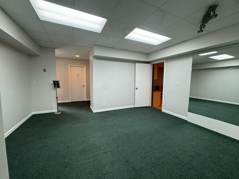 More Photos Of 1310 Goodman Rd, Southaven Loft Creative Space For Sale