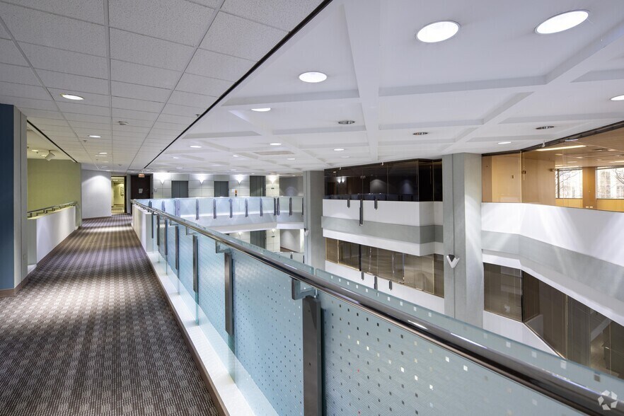 More Photos Of 1011 E Touhy Ave, Des Plaines Medical For Lease