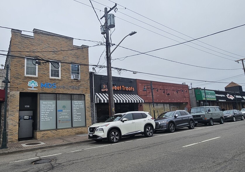 More Photos Of 152 Jericho Tpke, Mineola Storefront For Lease