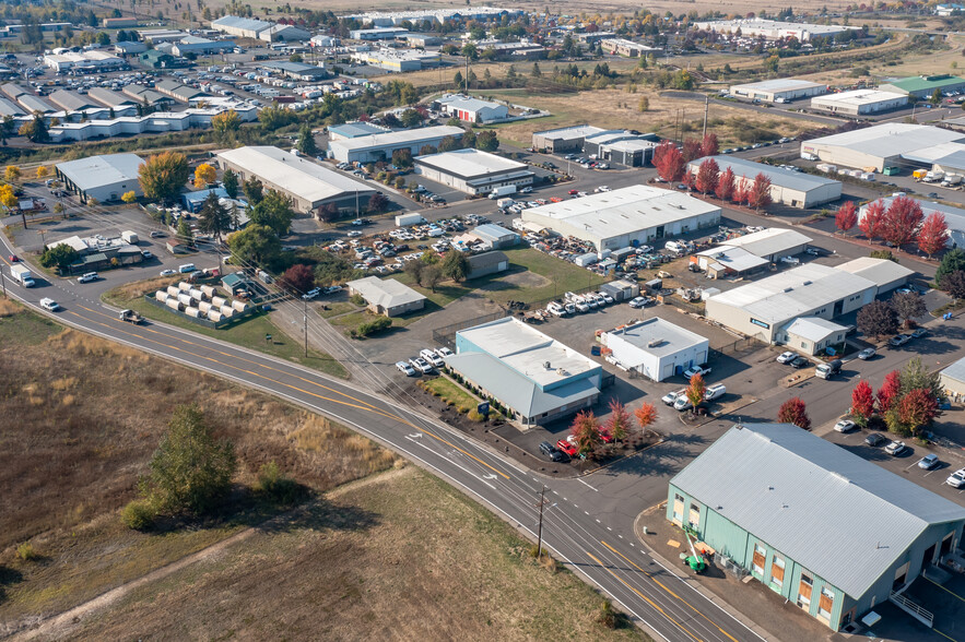 More Photos Of 4202 W 6th Ave, Eugene Warehouse For Sale