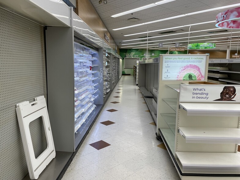 More Photos Of 10 Main St, Winchester Drugstore For Sale