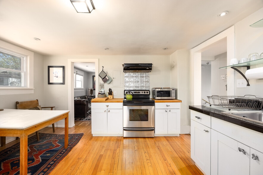 More Photos Of 8 Tannery Brook Rd, Woodstock Specialty For Sale