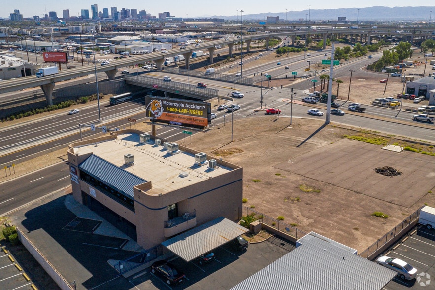 More Photos Of 1622 N Black Canyon Fwy, Phoenix Office For Sale