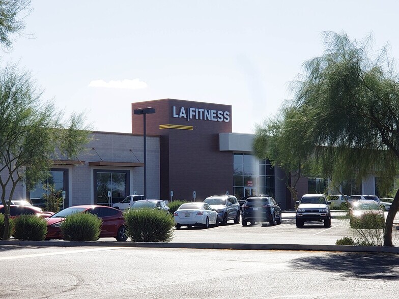 More Photos Of 40815-40975 N Ironwood Rd, San Tan Valley General Retail For Sale