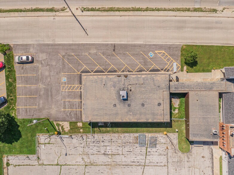 More Photos Of 3525 N 90th St, Omaha Freestanding For Lease