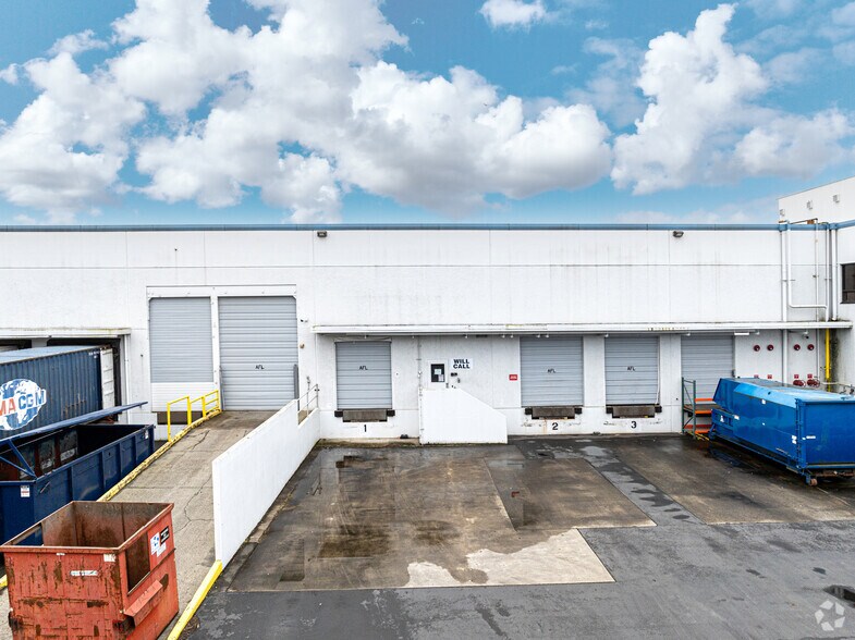 More Photos Of 8039 S 192nd St, Kent Manufacturing For Lease