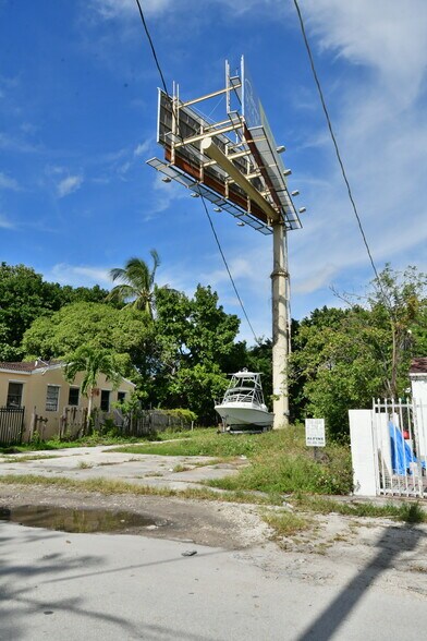 More Photos Of 321 NW 37th St, Miami Land For Sale