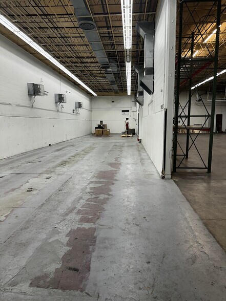 More Photos Of 1586 Barber Greene Rd, Dekalb Light Distribution For Lease