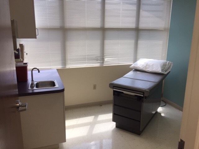 More Photos Of 5401 S Congress Ave, Atlantis Medical For Lease