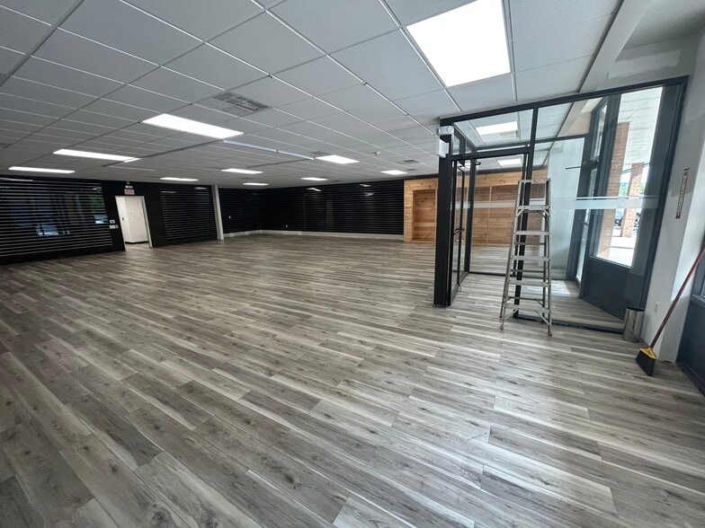 More Photos Of 4136 Library Rd, Pittsburgh Storefront For Lease