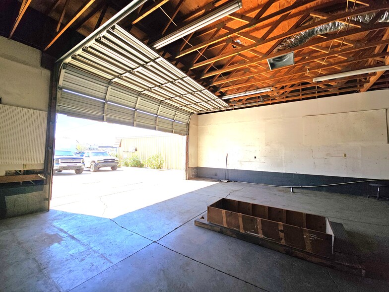 More Photos Of 1591 Ramar Rd, Bullhead City Flex For Lease