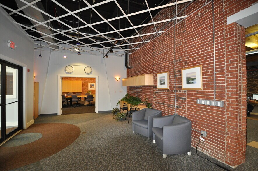 More Photos Of 73 Pickering Rd, Rochester Coworking Space