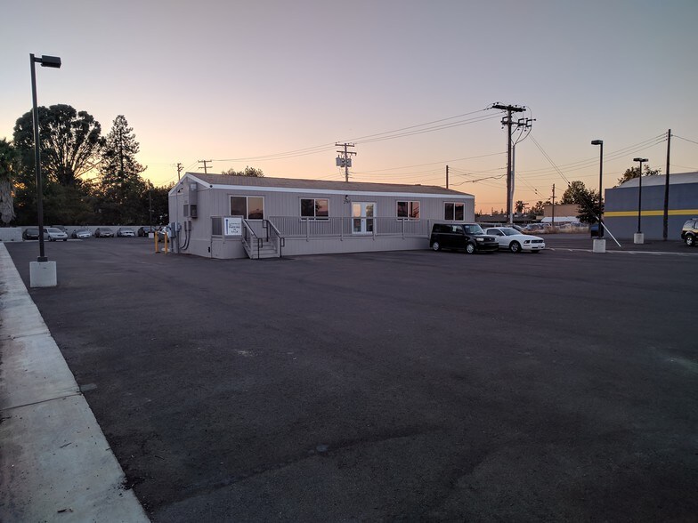 More Photos Of 2797 Fulton Ave, Sacramento Auto Dealership For Sale