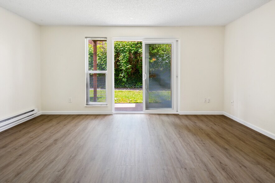 More Photos Of 15455 10th Ave SW, Burien Apartments For Sale