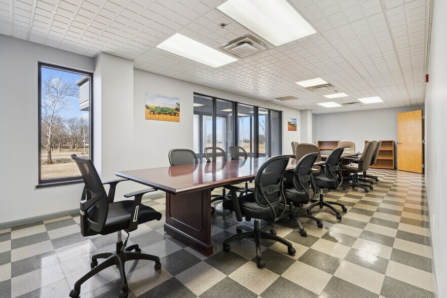 More Photos Of 2068 303rd Ave, Fort Madison Manufacturing For Lease