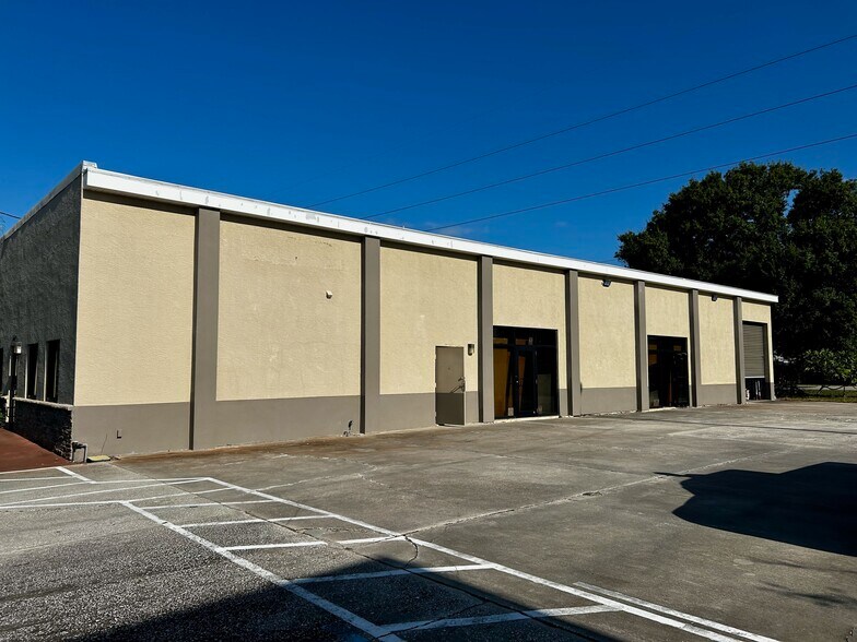More Photos Of 3237 N Tyrone Blvd, Saint Petersburg Auto Repair For Sale