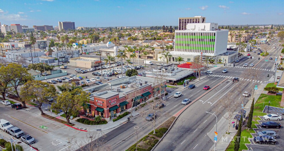 Primary Photo Of 122 E 17th St, Santa Ana Storefront For Sale