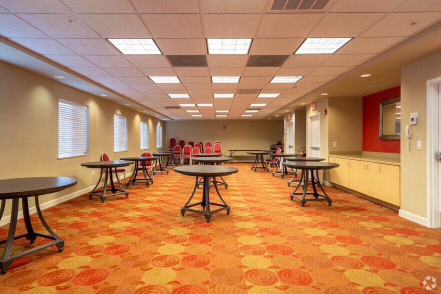 More Photos Of 1003 W Highway 332, Clute Hotel For Sale