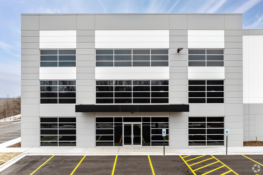 More Photos Of 1120 Tollgate Rd, Elgin Distribution For Lease