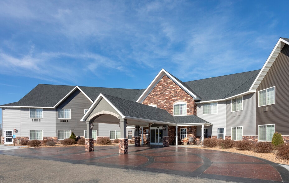 More Photos Of 1805 E Highway 7, Montevideo Hotel For Sale