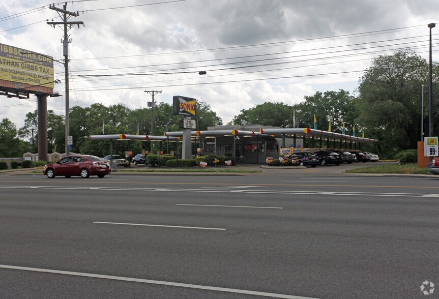 Primary Photo Of 3115 Clarksville Pike, Nashville Fast Food For Sale