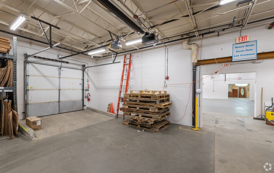 More Photos Of 78 Barnum Rd, Devens Light Manufacturing For Lease