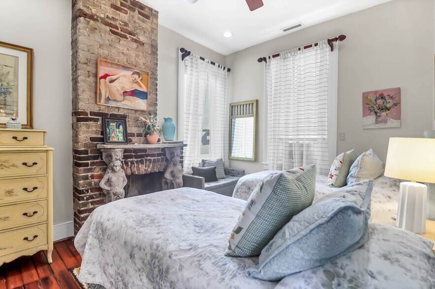 More Photos Of 78 Society St, Charleston Specialty For Sale