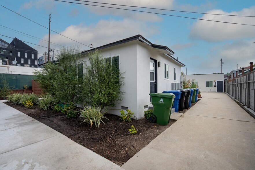 More Photos Of 10720 Charnock Rd, Los Angeles Multifamily For Sale