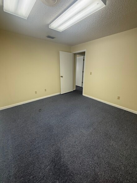 More Photos Of 330 W Bearss Ave, Tampa Medical For Lease