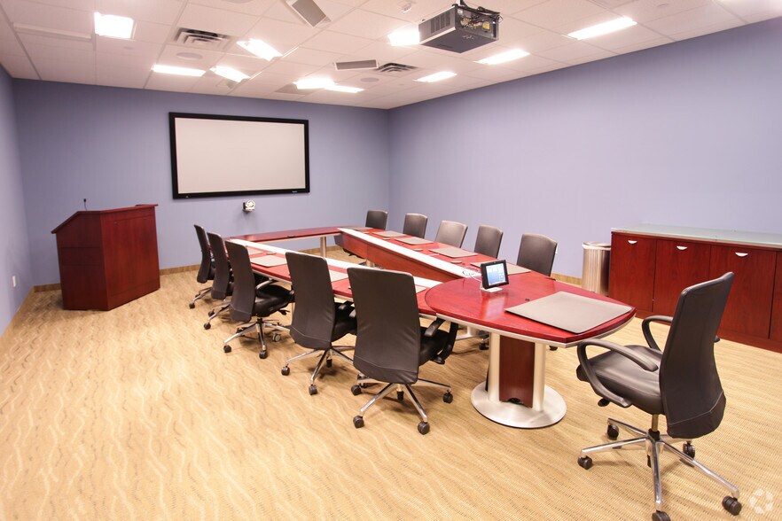 More Photos Of 120 S 6th St, Minneapolis Coworking Space