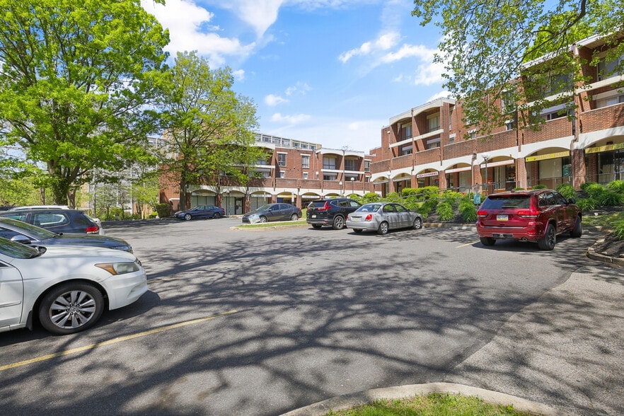 More Photos Of 3901 Conshohocken Ave, Philadelphia Apartments For Lease