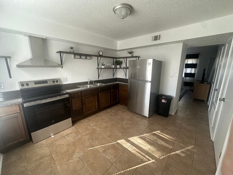 More Photos Of 1500 N Archusa Ave, Quitman Apartments For Sale