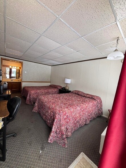 More Photos Of 17089 Boot Jack Rd, Ridgway Hotel For Sale