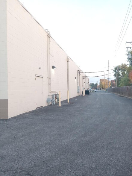 More Photos Of 1126-1144 Vaughn Rd, Wood River Unknown For Lease