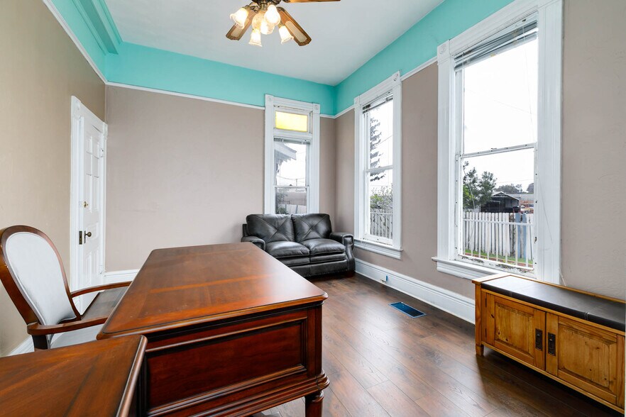 More Photos Of 961 W Holt Blvd, Ontario Medical For Sale
