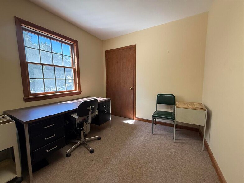 More Photos Of 21 Preston Ln, Bomoseen Flex For Sale