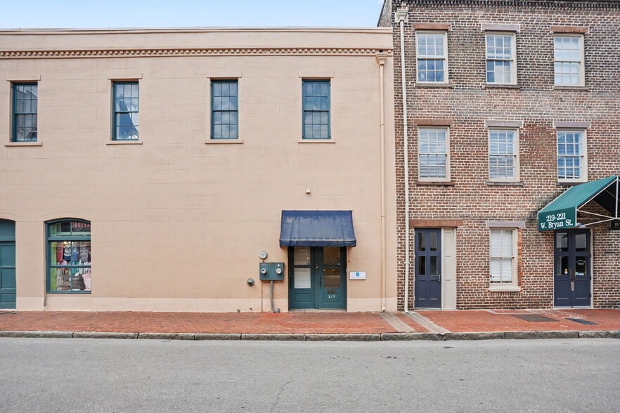 More Photos Of 217 W Bryan St, Savannah Office For Lease